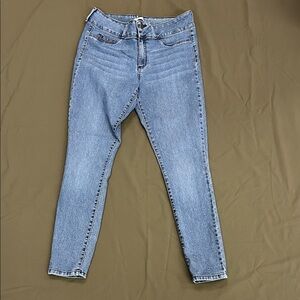 JustFab Light Blue Skinny Jeans